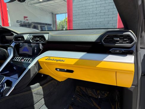 Used 2023 Lamborghini Urus S AWD/4WD image 42