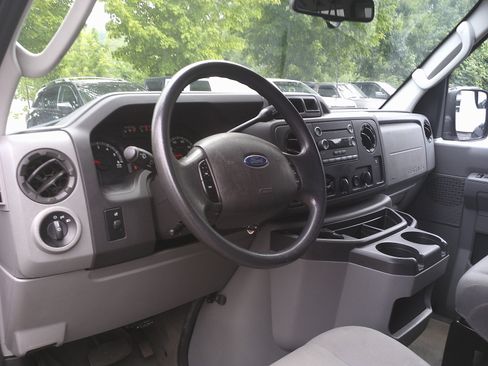 Used 2013 Ford E-350 and Econoline 350 XLT RWD image 11