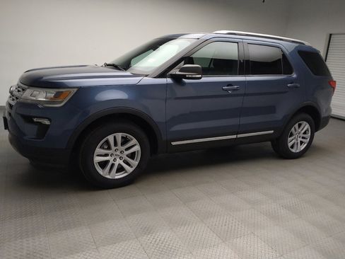 Used 2019 Ford Explorer XLT w/ Equipment Group 202A AWD/4WD image 2