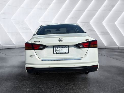 Used 2023 Nissan Altima 2.5 SR w/ SR Premium Package FWD image 6