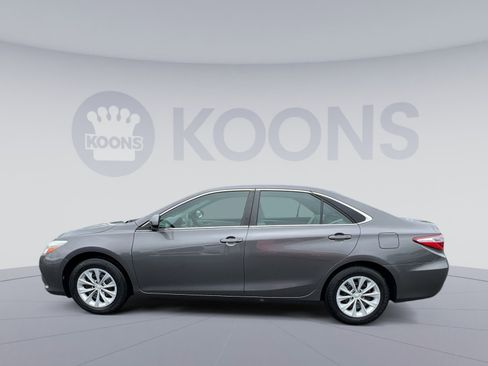 Used 2017 Toyota Camry LE FWD image 7