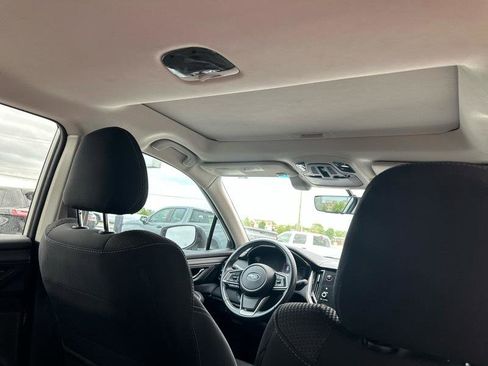 Used 2022 Subaru Outback Premium image 6