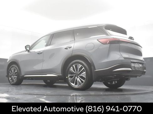 Certified 2026 INFINITI QX60 Luxe w/ Family Package AWD/4WD image 33