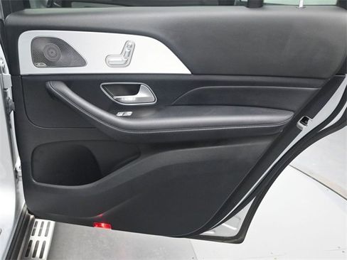 Used 2021 Mercedes-Benz GLS 580 4MATIC image 20