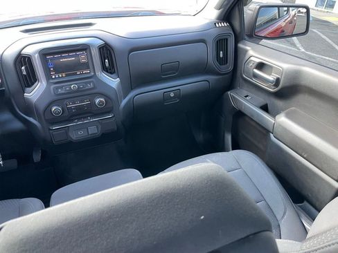 Used 2020 Chevrolet Silverado 1500 Custom w/ Custom Value Package image 9