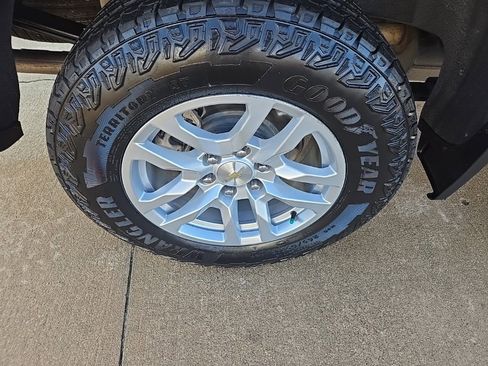 Used 2019 Chevrolet Silverado 1500 LT w/ Texas Edition image 41