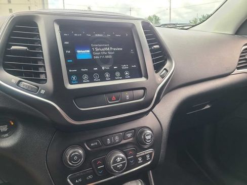 Used 2022 Jeep Cherokee Latitude Lux w/ Mopar Interior Package AWD/4WD image 30