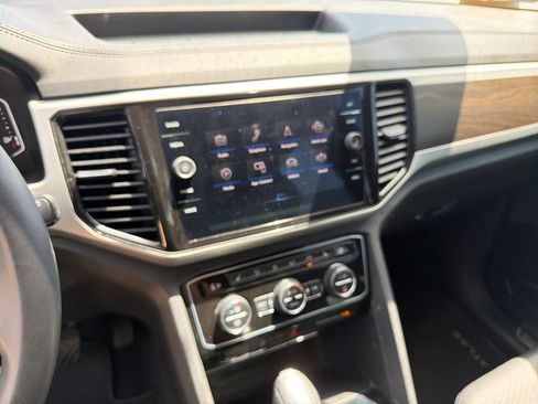 Used 2023 Volkswagen Atlas SE FWD image 25