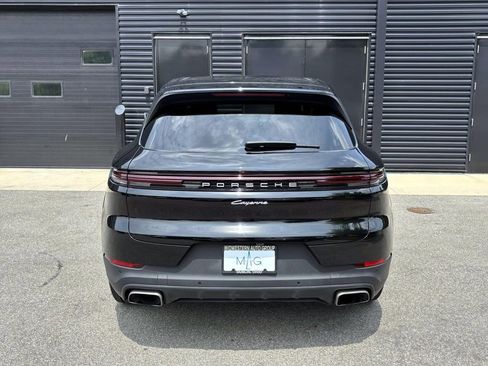 Certified 2024 Porsche Cayenne image 9