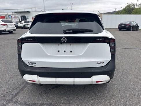 Certified 2025 Nissan Kicks SV AWD/4WD image 6