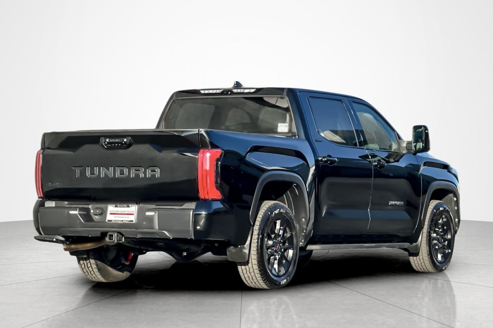 Used 2024 Toyota Tundra Limited w/ TRD Off-Road Package AWD/4WD image 5