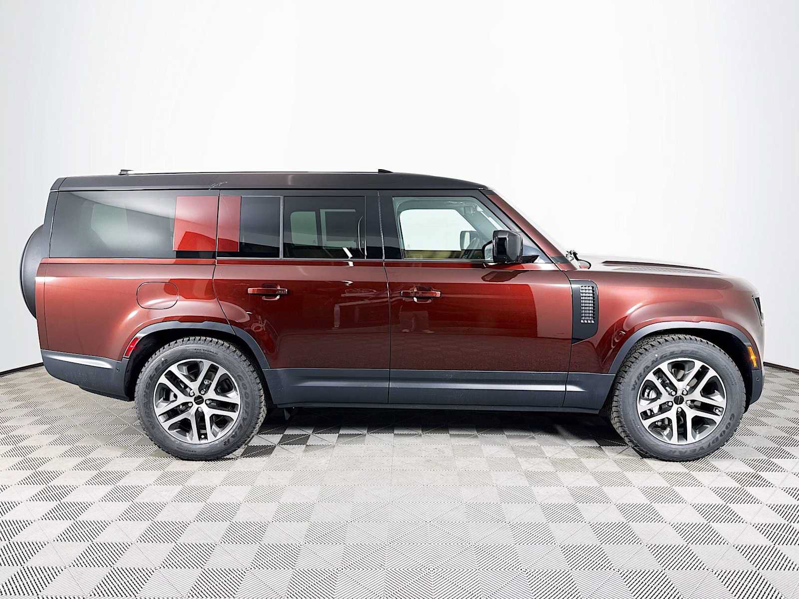 New 2026 Land Rover Defender 130 S AWD/4WD image 4