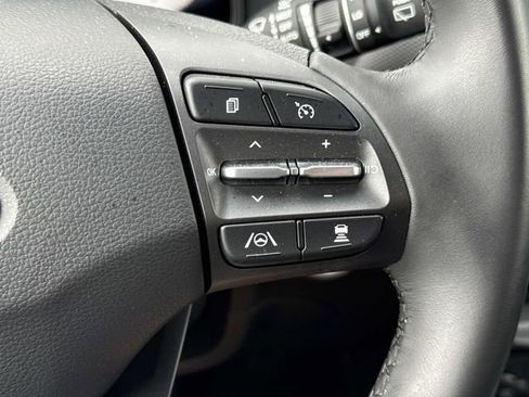 Used 2022 Hyundai Kona Limited AWD/4WD image 24
