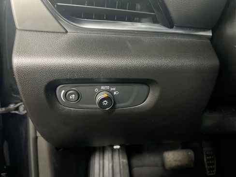 Used 2021 Chevrolet Traverse LS FWD image 18