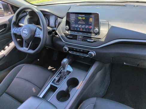 Used 2025 Nissan Altima 2.5 S FWD image 34