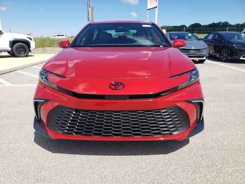 Used 2026 Toyota Camry SE FWD image 2