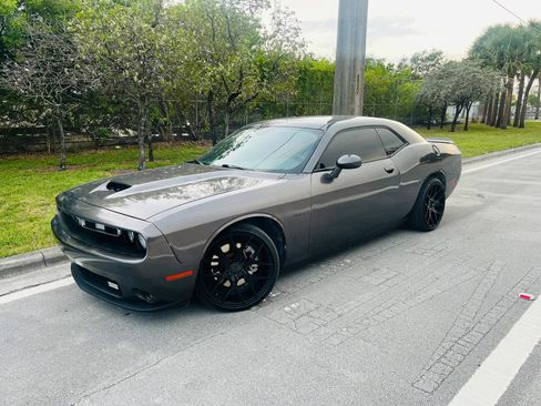 Used 2019 Dodge Challenger R/T w/ Blacktop Package RWD image 1