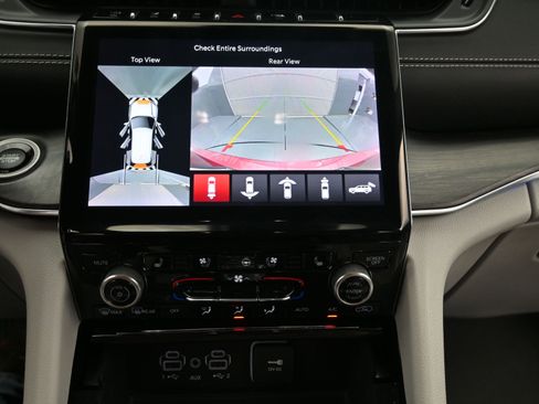 Used 2021 Jeep Grand Cherokee L Overland w/ Advanced Protech Group III image 17