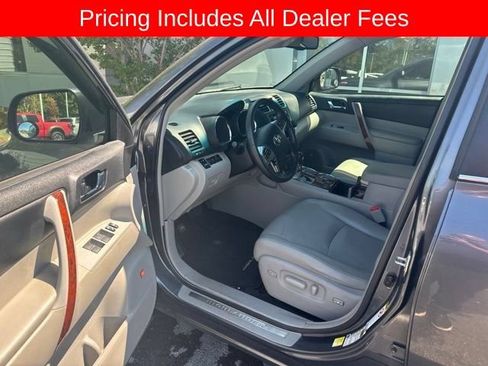 Used 2013 Toyota Highlander Limited AWD/4WD image 4