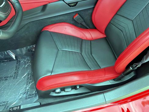 Used 2025 Chevrolet Corvette Stingray Preferred Cpe w/ Stealth Interior Trim Package RWD image 18