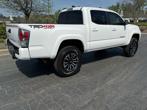 Used 2020 Toyota Tacoma TRD Sport image 5