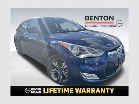 Used 2017 Hyundai Veloster Value Edition image 1