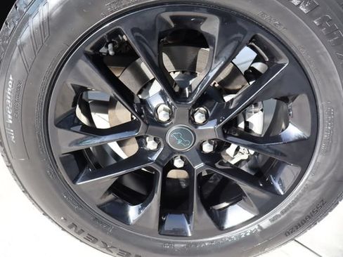 Used 2024 Jeep Wrangler Unlimited Sahara AWD/4WD image 45