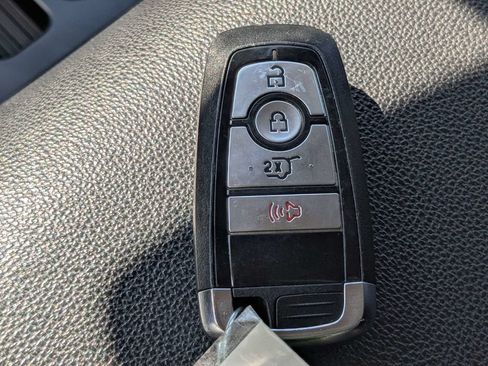 Used 2024 Ford Expedition XLT AWD/4WD image 33