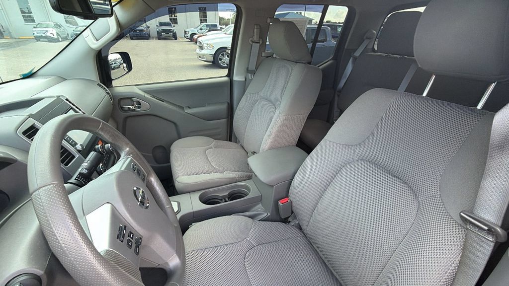 Used 2021 Nissan Frontier SV RWD image 22
