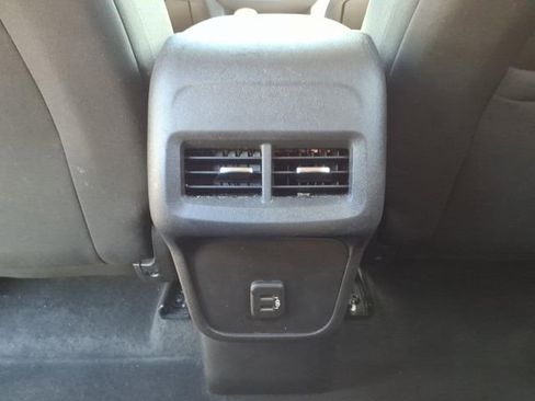 Used 2022 Chevrolet Equinox LT FWD image 28