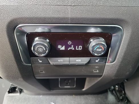 New 2026 Chevrolet Suburban LT w/ Comfort Package RWD image 18