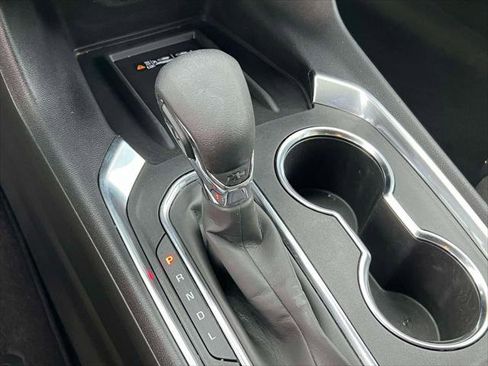 Used 2023 Chevrolet Traverse LT w/ Rear Camera Mirror Package image 30