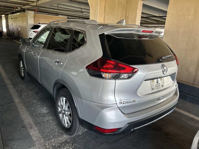 Used 2020 Nissan Rogue SV FWD image 2
