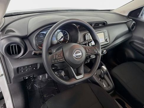 Certified 2025 Nissan Kicks Play S image 10