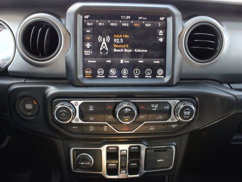 Used 2023 Jeep Wrangler Unlimited Sport AWD/4WD image 12