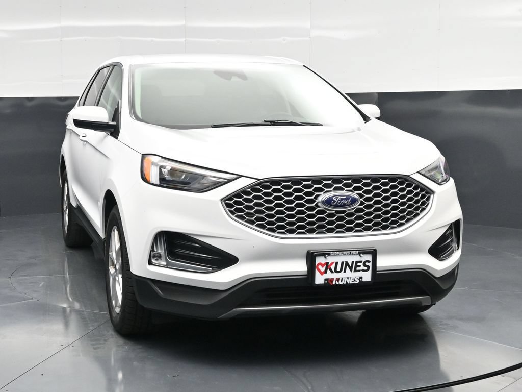 Used 2024 Ford Edge SEL w/ Convenience Package AWD/4WD image 4