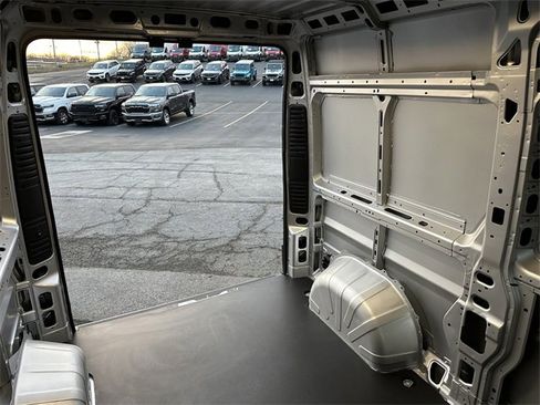 Used 2025 RAM ProMaster 2500 w/ Premium Convenience Group image 13