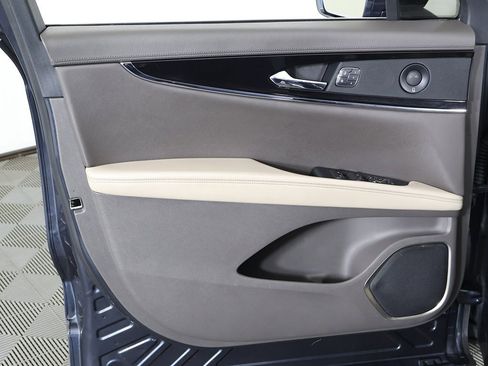 Used 2022 Lincoln Nautilus Reserve image 28