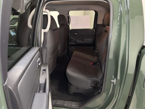 Used 2022 Nissan Frontier SV AWD/4WD image 32
