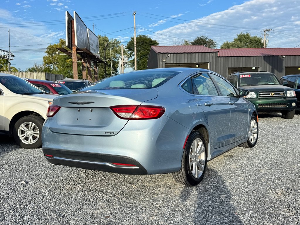 Used 2015 Chrysler 200 Limited FWD image 5