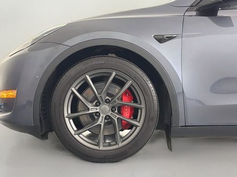 Used 2022 Tesla Model Y Performance AWD/4WD image 9