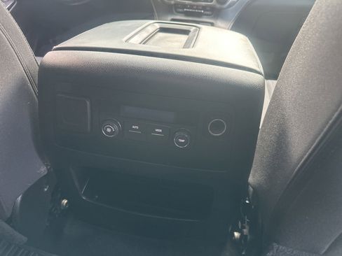 Used 2017 GMC Yukon SLE w/ SLE Value Package AWD/4WD image 15