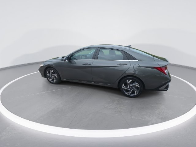 Used 2024 Hyundai Elantra Limited FWD image 5