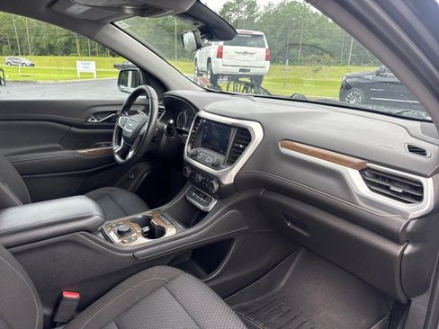 Used 2022 GMC Acadia SLE w/ Driver Convenience Package FWD image 10