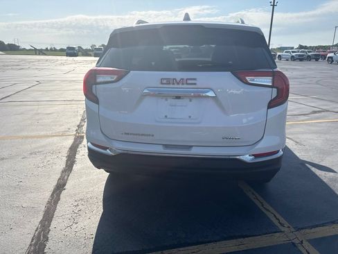 Used 2022 GMC Terrain SLT w/ Infotainment Package II AWD/4WD image 11