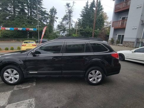 Used 2011 Subaru Outback 2.5i Premium AWD/4WD image 5