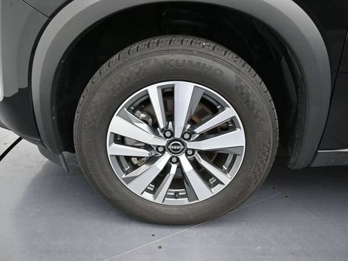 Used 2025 Nissan Pathfinder SL FWD image 9