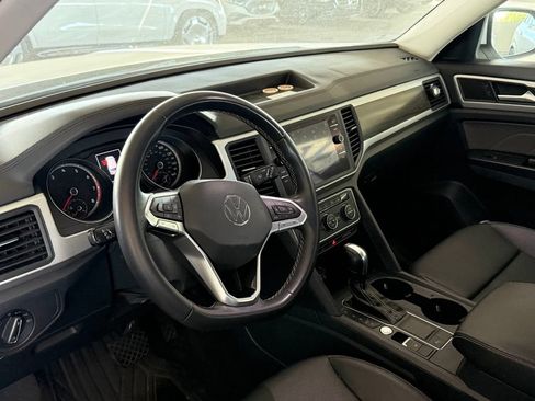 Used 2021 Volkswagen Atlas SE FWD image 2