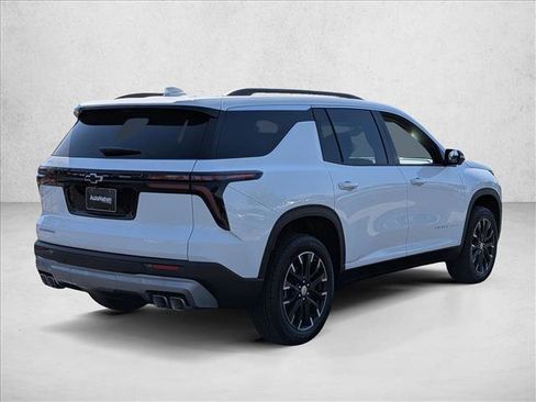New 2026 Chevrolet Traverse LT FWD image 2