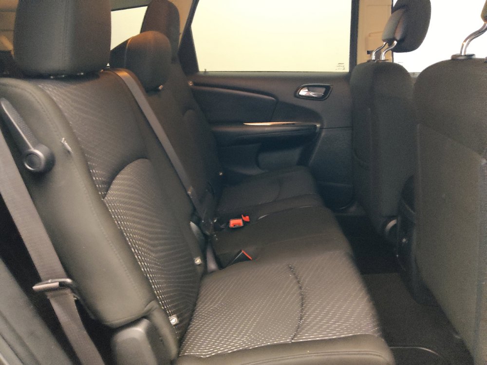 Used 2019 Dodge Journey SE w/ Connectivity Group FWD image 19